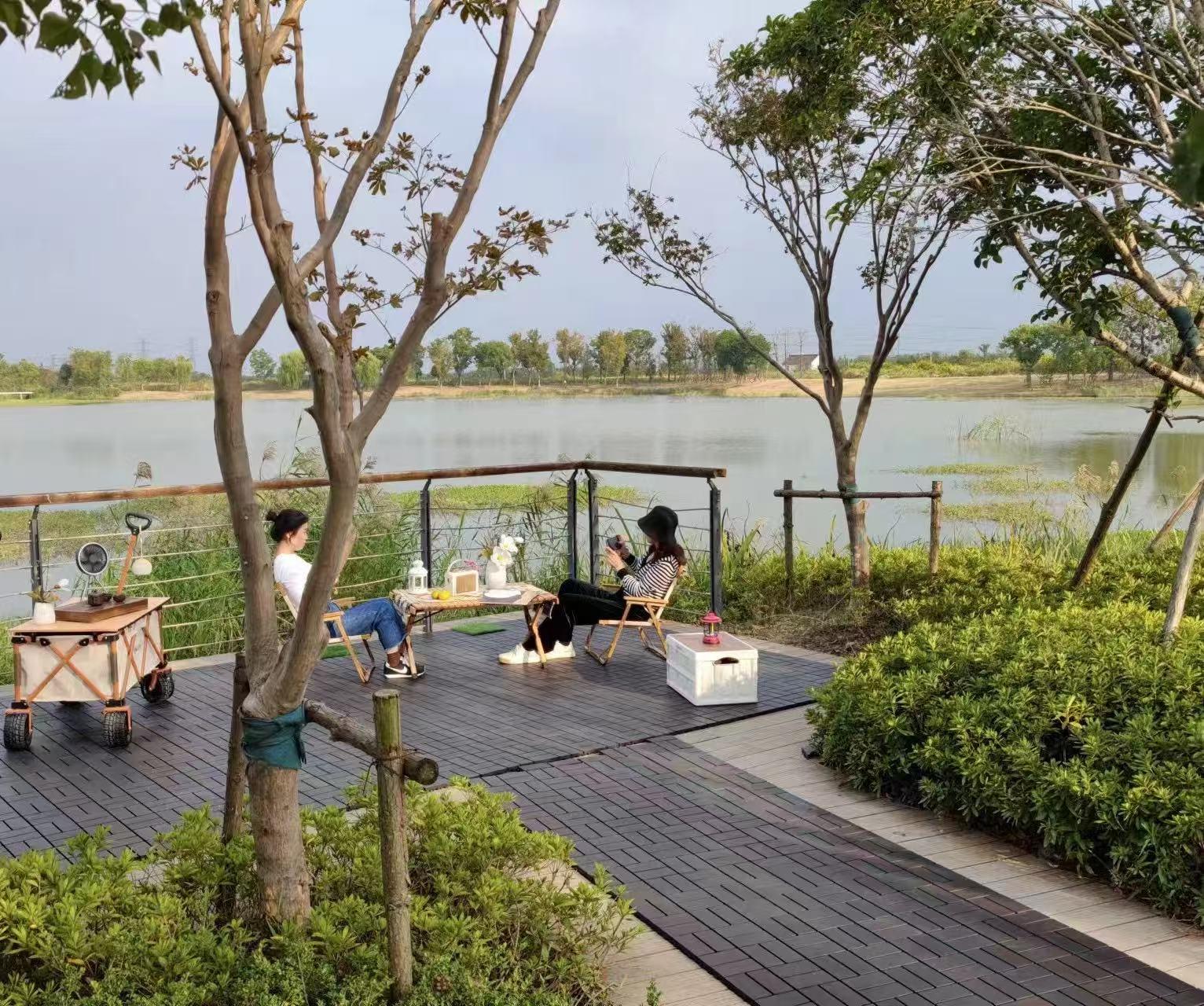 Plastic Interlocking Deck Tiles,44 Pack Patio Deck Tiles,12"x12" Square Waterproof Outdoor All Weather Use, Patio Decking Tiles for Poolside Balcony